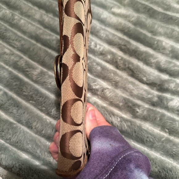 Coach Wallet *EXCELLENT CONDITION* - Picture 4 of 12